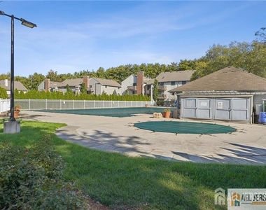 1609 Ravens Crest Drive - Photo Thumbnail 4
