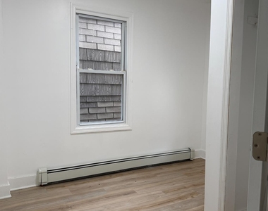 206 Market Street - Photo Thumbnail 4
