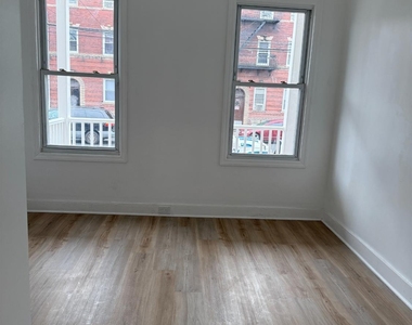 206 Market Street - Photo Thumbnail 2