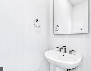 11236 Bunsen Street - Photo Thumbnail 9