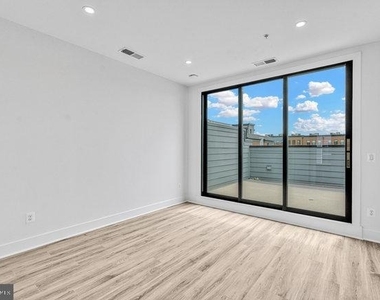 11236 Bunsen Street - Photo Thumbnail 45