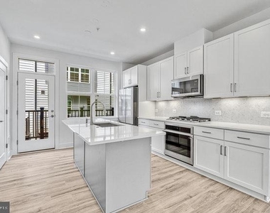 11236 Bunsen Street - Photo Thumbnail 13