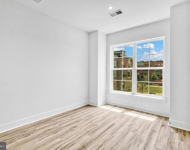 11236 Bunsen Street - Photo Thumbnail 37