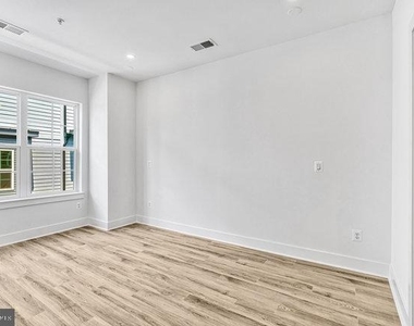 11236 Bunsen Street - Photo Thumbnail 24