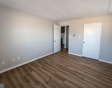 283 Park Street - Photo Thumbnail 7