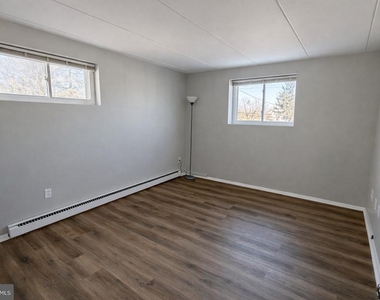 283 Park Street - Photo Thumbnail 2