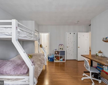 135 S 19th Street - Photo Thumbnail 15