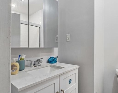 135 S 19th Street - Photo Thumbnail 16