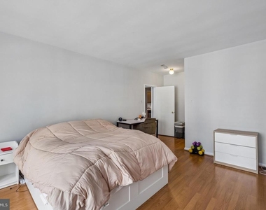135 S 19th Street - Photo Thumbnail 12