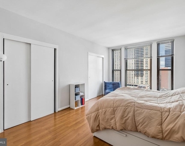 135 S 19th Street - Photo Thumbnail 11