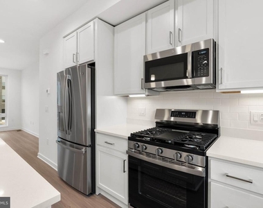 3000 Schirra Lane - Photo Thumbnail 8