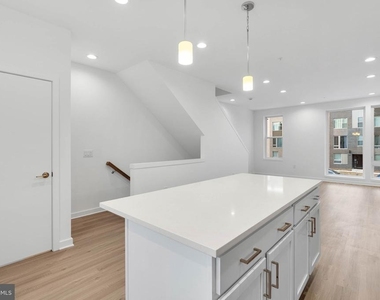 3000 Schirra Lane - Photo Thumbnail 9
