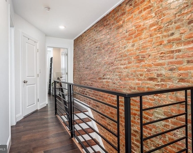 1540 N Hollywood Street - Photo Thumbnail 7