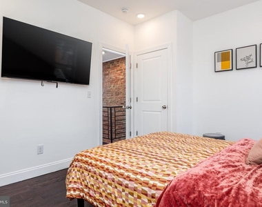 1540 N Hollywood Street - Photo Thumbnail 9