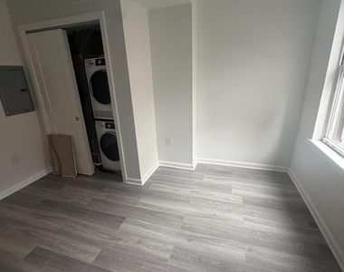 112 E Huntingdon Street - Photo Thumbnail 2