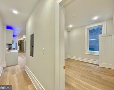 1824 Chestnut Street - Photo Thumbnail 5