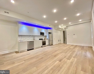 1824 Chestnut Street - Photo Thumbnail 2