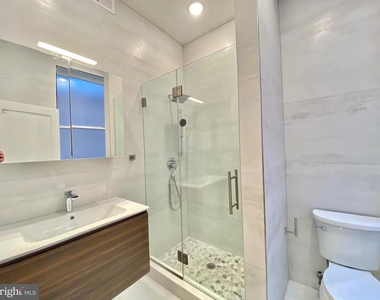1824 Chestnut Street - Photo Thumbnail 11