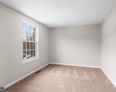 67 Dorchester Circle - Photo Thumbnail 11