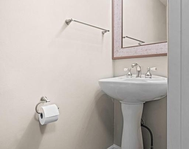 67 Dorchester Circle - Photo Thumbnail 15