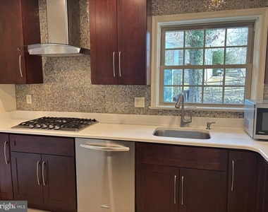 1249 Derbyshire Road - Photo Thumbnail 5