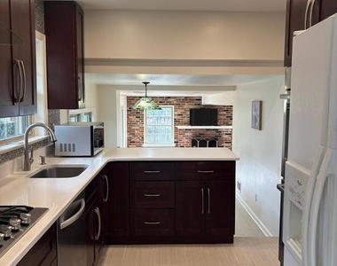 1249 Derbyshire Road - Photo Thumbnail 7