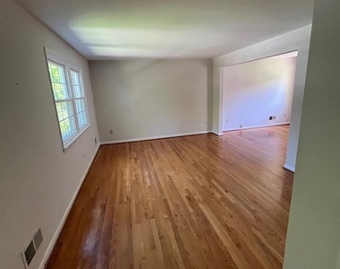 11306 Soward Drive - Photo Thumbnail 10