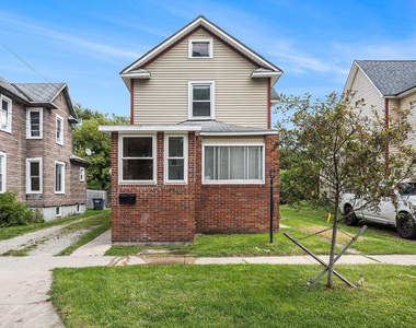 1620 N Edwards Street - Photo Thumbnail 1