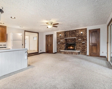 1620 N Edwards Street - Photo Thumbnail 3