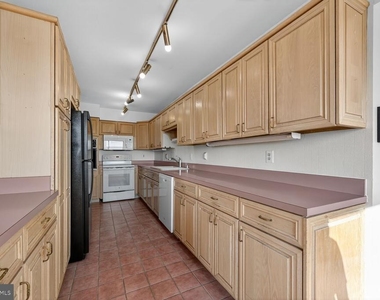 1111 University Boulevard W - Photo Thumbnail 2