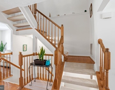 8016 Brightlight Place - Photo Thumbnail 6