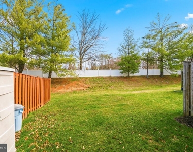 8016 Brightlight Place - Photo Thumbnail 34