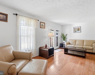 8016 Brightlight Place - Photo Thumbnail 30