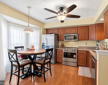 8016 Brightlight Place - Photo Thumbnail 10