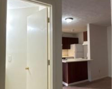 1122 Southwood Drive - Photo Thumbnail 5