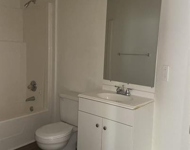 1122 Southwood Drive - Photo Thumbnail 6