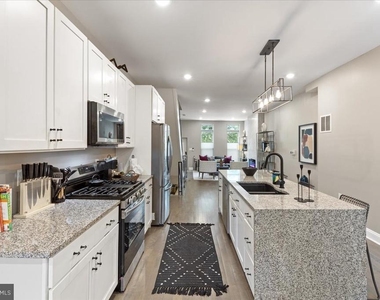 1532 N Broadway - Photo Thumbnail 10