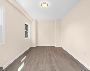 3158 Buena Vista Terrace Se - Photo Thumbnail 10
