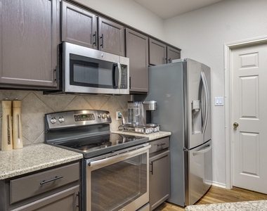 4501 Whispering Valley Dr - Photo Thumbnail 15