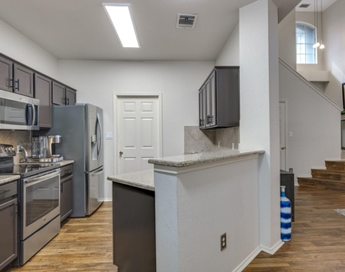 4501 Whispering Valley Dr - Photo Thumbnail 14
