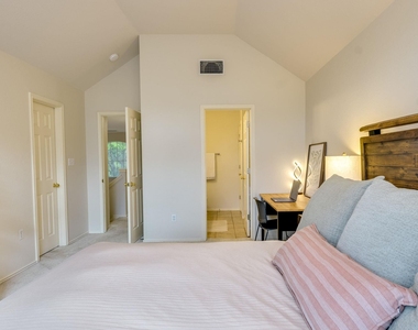 4501 Whispering Valley Dr - Photo Thumbnail 25