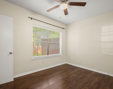 712 W 21st St - Photo Thumbnail 12