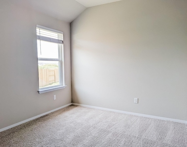 139 Spiny Lizard Ln - Photo Thumbnail 5