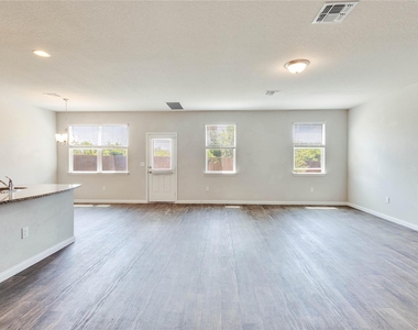 13923 Macquarie Dr - Photo Thumbnail 5