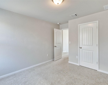 13923 Macquarie Dr - Photo Thumbnail 13