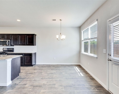 13923 Macquarie Dr - Photo Thumbnail 8