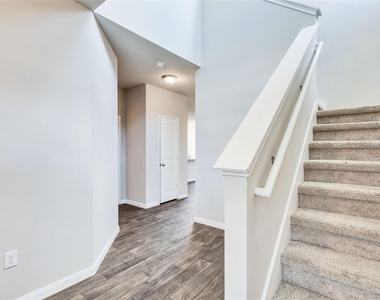 13923 Macquarie Dr - Photo Thumbnail 4