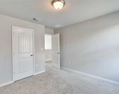 13923 Macquarie Dr - Photo Thumbnail 12
