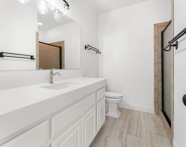 2633 Collingwood Dr - Photo Thumbnail 35