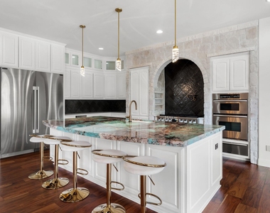 2633 Collingwood Dr - Photo Thumbnail 7